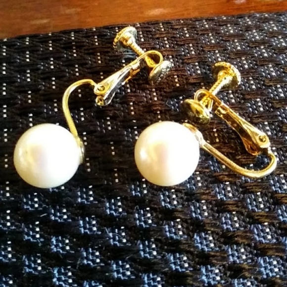 💎H.P. Vintage Pearl Earring Bundle - Picture 6 of 8